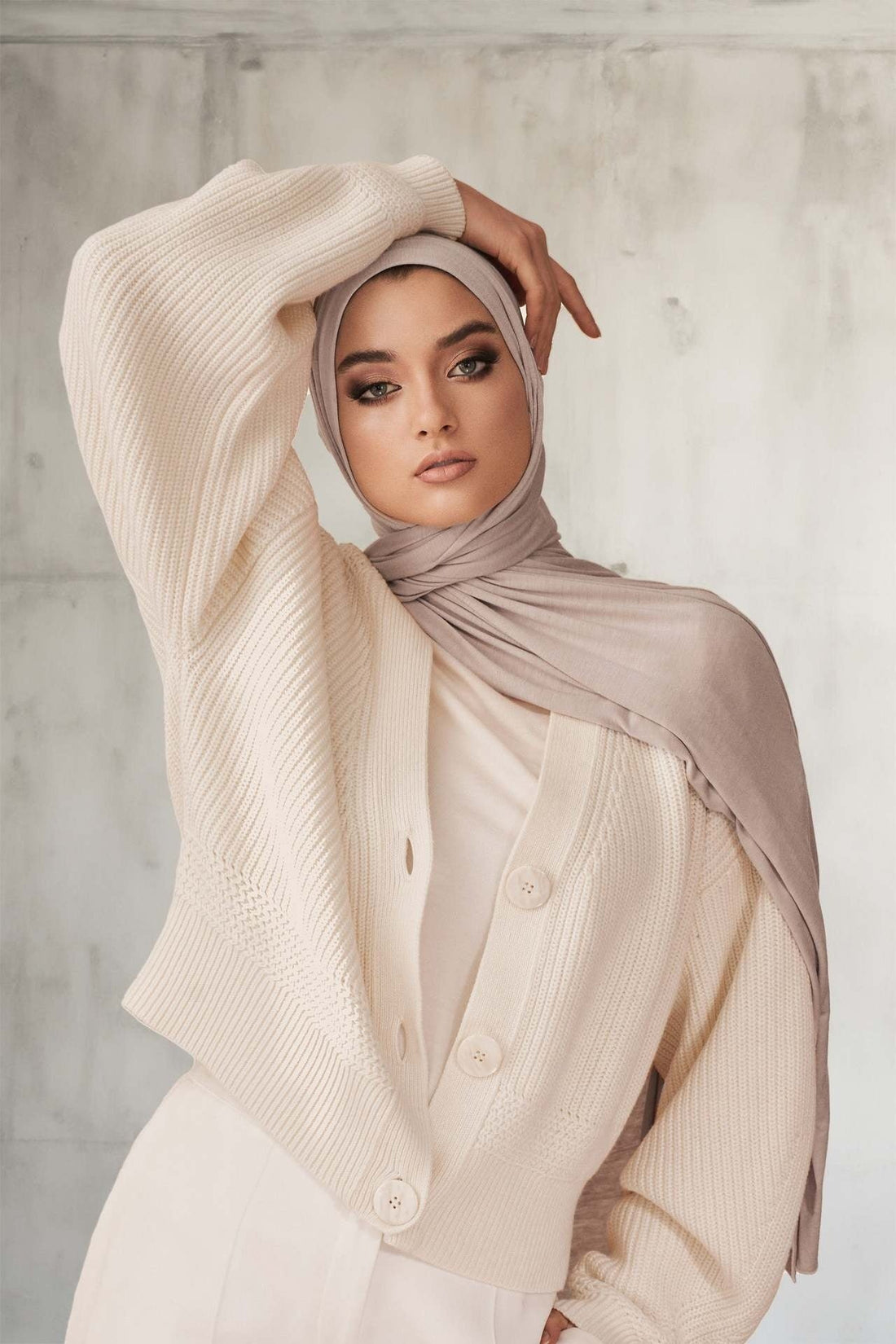 Unraveling the Differences: Modal vs. Jersey Scarfs