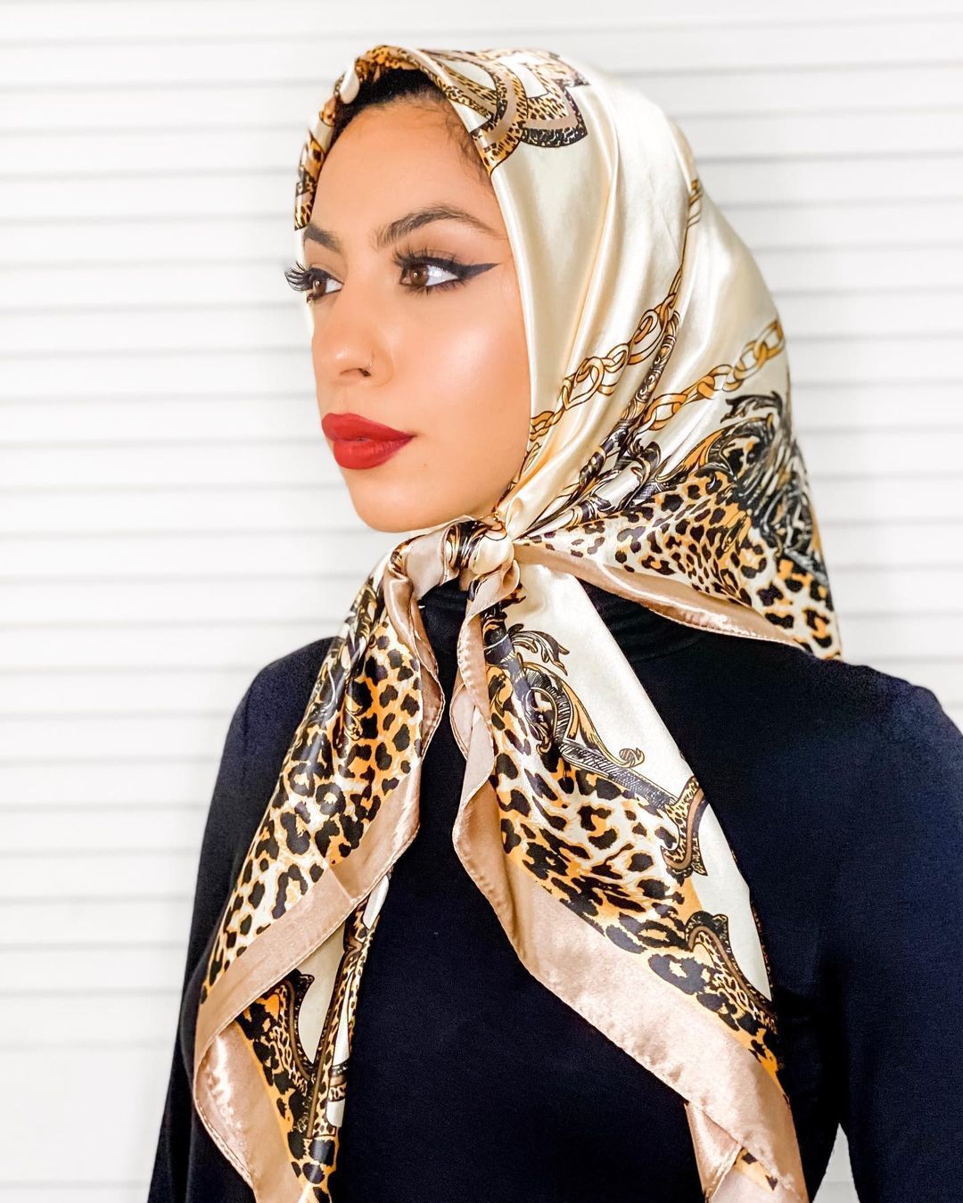 Multipurpose Chain Printed Scarf, Women's Casual Scarf, Satin Large Square Scarf